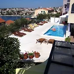 Apartamento Heated Swimming Pool, Stunning Sea View Terrace A6 *