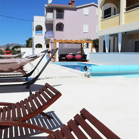 Heated Swimming Pool, Stunning Sea View Terrace A6 Apartment