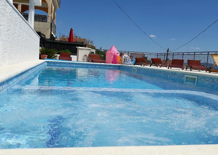 Heated Swimming Pool, Stunning Sea View Terrace A6 Appartement Trogir